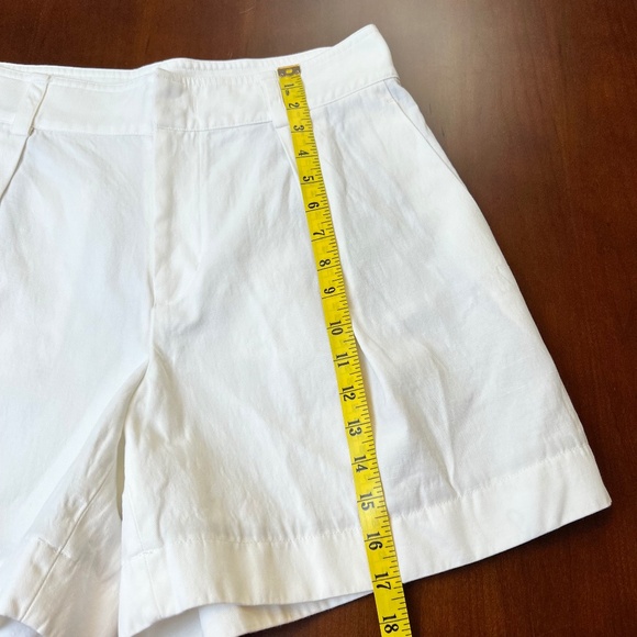 Vince Twill Cotton Linen Blend Shorts in Optic White - Picture 5 of 11